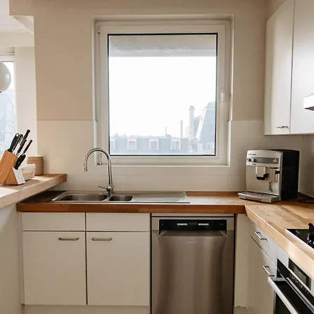 Zonnig Met Prachtig Uitzicht Op A+locatie Appartement *